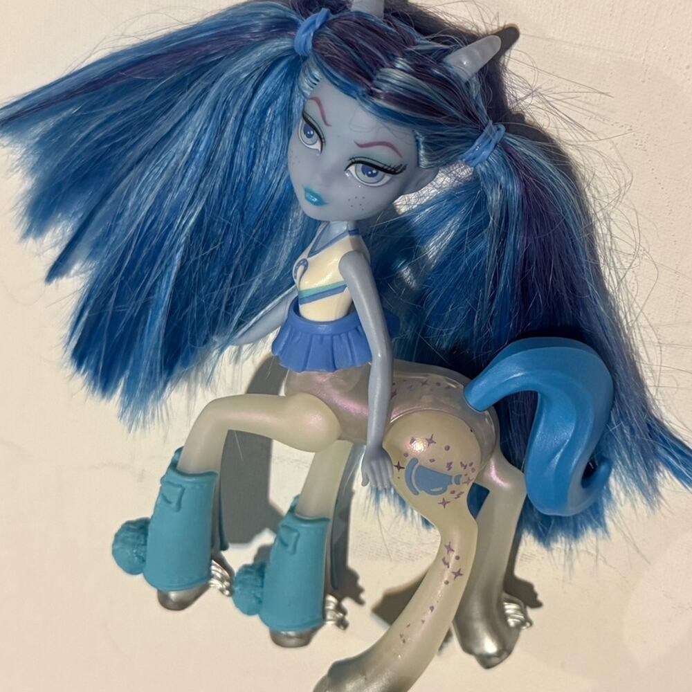 2015 Monster High FRIGHT-MARES SKYRA Bouncegait DOLL Horse Figure